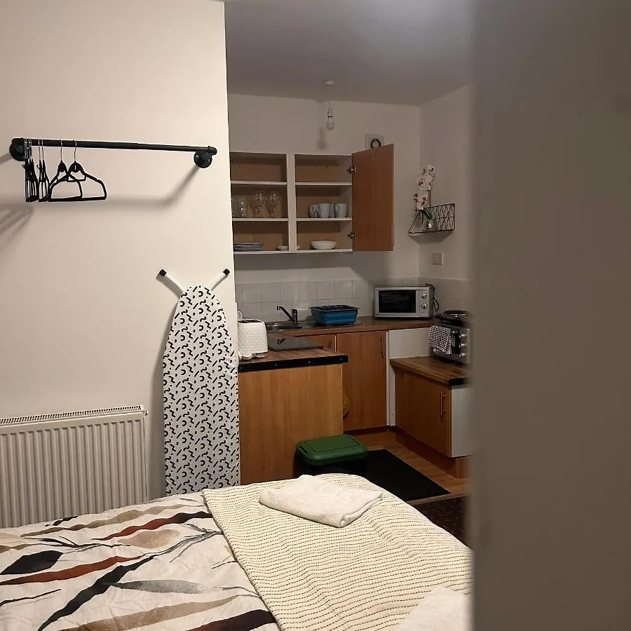 Bv Charming Studio With Free Private Parking, 10 Minutes From Town Centre Lägenhet Huddersfield