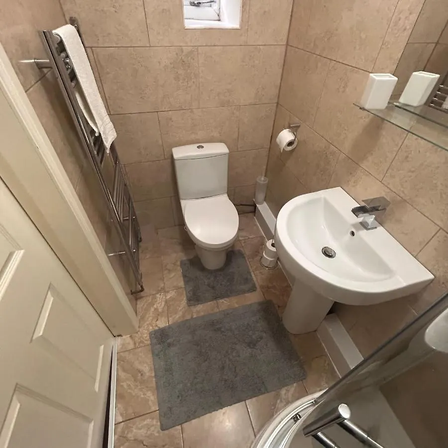 Bv Charming Studio With Free Private Parking, 10 Minutes From Town Centre Lägenhet Huddersfield